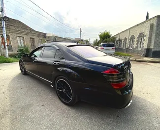 Wypożyczalnia Mercedes-Benz S-Class w Tbilisi, Gruzja ✓ Nr 15636. ✓ Skrzynia Automatyczna ✓ Opinii: 0.