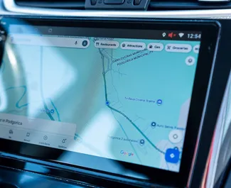 Wnętrze Nissan Qashqai do wynajęcia w Czarnogórze. Doskonały samochód 5-osobowy. ✓ Skrzynia Automatyczna.