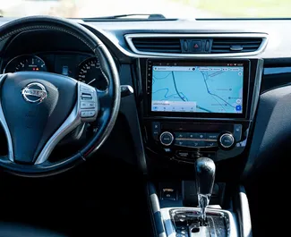 Nissan Qashqai – samochód kategorii Komfort, Crossover na wynajem w Czarnogórze ✓ Depozyt 200 EUR ✓ Ubezpieczenie: OC, CDW, SCDW, FDW, Od Kradzieży, Zagranica, Bez Depozytu.