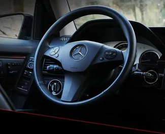 Wynajmij Mercedes-Benz GLK 2012 w Albanii. Paliwo: Diesel. Moc: 149 KM ➤ Koszt od 42 EUR za dobę.