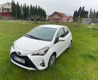 Wynajem samochodu Toyota Yaris nr 15709 (Automatyczna) na lotnisku w Podgoricy, z silnikiem 1,5l. Benzyna ➤ Bezpośrednio od Yan w Czarnogórze.