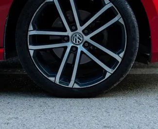 Silnik Diesel 2,0 l – Wynajmij Volkswagen Golf 7 w Tiranie.