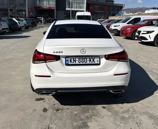 Silnik Benzyna 2,0 l – Wynajmij Mercedes-Benz A220 w Tbilisi.