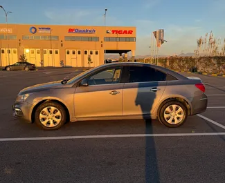 Chevrolet Cruze 2015 do wynajęcia w Durres. Limit przebiegu nieograniczony.