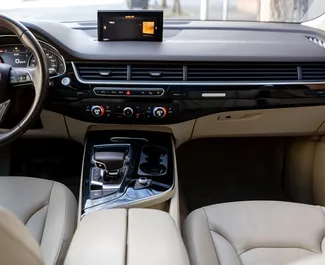 Wynajmij Audi Q7 2018 w Gruzji. Paliwo: Benzyna. Moc: 329 KM ➤ Koszt od 280 GEL za dobę.