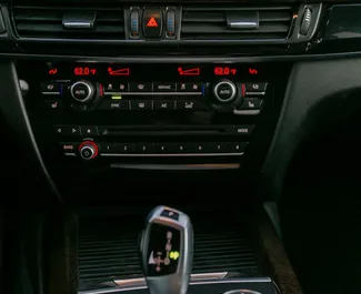 BMW X5 – samochód kategorii Premium, Crossover na wynajem w Gruzji ✓ Depozyt 500 GEL ✓ Ubezpieczenie: OC, SCDW.