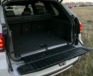 BMW X5 2017 – wynajem od właścicieli w Batumi (Gruzja).