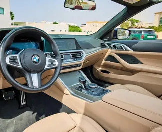 Wynajmij BMW 435i Cabrio 2025 w ZEA. Paliwo: Benzyna. Moc: 255 KM ➤ Koszt od 490 AED za dobę.