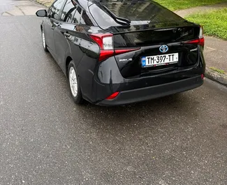 Toyota Prius – samochód kategorii Ekonomiczny, Komfort na wynajem w Gruzji ✓ Bez Depozytu ✓ Ubezpieczenie: OC, CDW, Bez Depozytu.