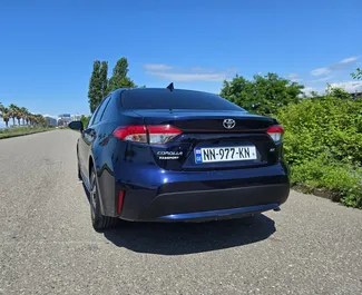 Wynajmij Toyota Corolla Sedan 2019 w Gruzji. Paliwo: Benzyna. Moc: 120 KM ➤ Koszt od 105 GEL za dobę.
