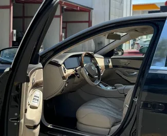 Silnik Benzyna 47,0 l – Wynajmij Mercedes-Benz S-Class w Tbilisi.