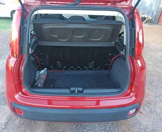 Wynajmij Fiat Panda 2013 w Grecji. Paliwo: Diesel. Moc: 90 KM ➤ Koszt od 34 EUR za dobę.