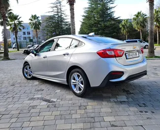 Chevrolet Cruze – samochód kategorii Komfort na wynajem w Gruzji ✓ Bez Depozytu ✓ Ubezpieczenie: OC, CDW.