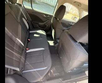 Skoda Kamiq 2026 do wynajęcia w Becici. Limit przebiegu nieograniczony.