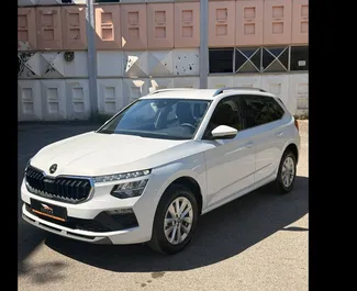 Wynajmij Skoda Kamiq 2026 w Czarnogórze. Paliwo: Benzyna. Moc: 110 KM ➤ Koszt od 50 EUR za dobę.