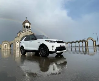 Land Rover Discovery 2022 do wynajęcia w Tbilisi. Limit przebiegu 250 km/dzień.