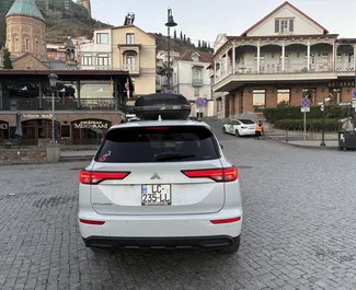 Mitsubishi Outlander 2022 do wynajęcia w Tbilisi. Limit przebiegu nieograniczony.