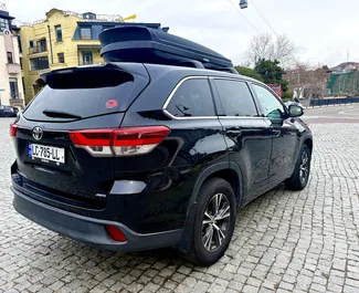 Silnik Benzyna 35,0 l – Wynajmij Toyota Highlander w Tbilisi.