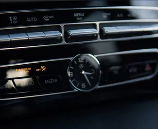 Mercedes-Benz G500 2022 do wynajęcia w Becici. Limit przebiegu nieograniczony.