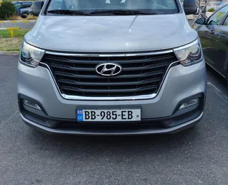Wynajmij Hyundai H1 2018 w Gruzji. Paliwo: Diesel. Moc: 175 KM ➤ Koszt od 220 GEL za dobę.