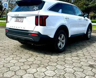 Kia Sorento 2023 do wynajęcia w Batumi. Limit przebiegu nieograniczony.
