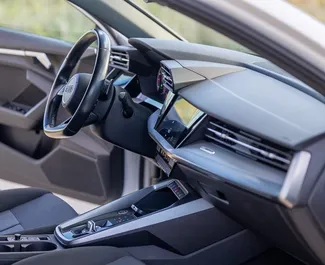 Audi A3 2024 do wynajęcia w Becici. Limit przebiegu nieograniczony.