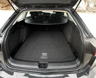 Volkswagen Golf 8 2022 do wynajęcia w Becici. Limit przebiegu nieograniczony.