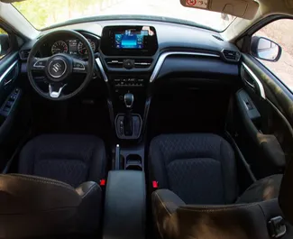 Suzuki Grand Vitara 2025 do wynajęcia w Dubaju. Limit przebiegu 250 km/dzień.