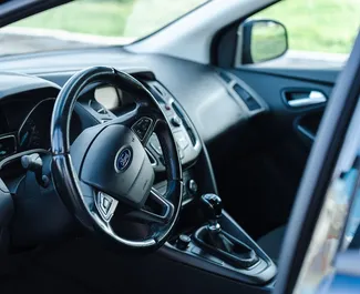Ford Focus SW – samochód kategorii Ekonomiczny, Komfort na wynajem w Czarnogórze ✓ Depozyt 200 EUR ✓ Ubezpieczenie: OC, CDW, SCDW, FDW, Od Kradzieży, Zagranica, Młody, Bez Depozytu.