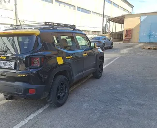 Wynajmij Jeep Renegade 2018 w Gruzji. Paliwo: Benzyna. Moc: 170 KM ➤ Koszt od 50 GEL za dobę.