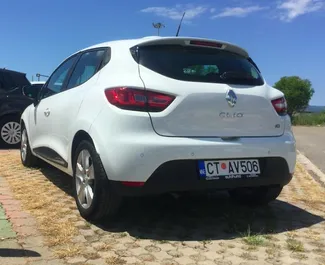 Wypożyczalnia Renault Clio 4 na lotnisku w Podgoricy, Czarnogóra ✓ Nr 16221. ✓ Skrzynia Manualna ✓ Opinii: 0.