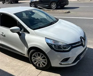 Wypożyczalnia Renault Clio 4 na lotnisku w Podgoricy, Czarnogóra ✓ Nr 16478. ✓ Skrzynia Manualna ✓ Opinii: 0.