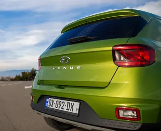 Wynajmij Hyundai Venue 2019 w Gruzji. Paliwo: Benzyna. Moc: 121 KM ➤ Koszt od 81 GEL za dobę.