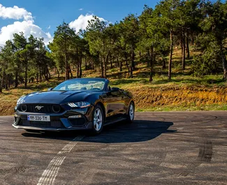 Wypożyczalnia Ford Mustang Cabrio w Tbilisi, Gruzja ✓ Nr 16289. ✓ Skrzynia Automatyczna ✓ Opinii: 0.