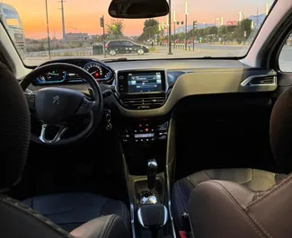 Peugeot 2008 2018 do wynajęcia w Tiranie. Limit przebiegu nieograniczony.