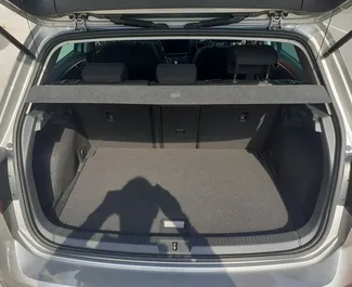 Volkswagen Golf 7 2022 do wynajęcia w Limassol. Limit przebiegu nieograniczony.