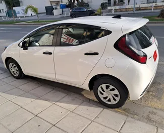 Wynajmij Toyota Aqua 2024 na Cyprze. Paliwo: Hybryda. Moc: 120 KM ➤ Koszt od 20 EUR za dobę.