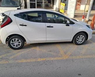 Toyota Aqua 2024 do wynajęcia w Limassol. Limit przebiegu nieograniczony.