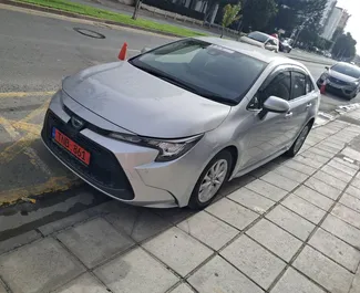 Silnik Hybryda 1,8 l – Wynajmij Toyota Corolla Sedan w Limassol.
