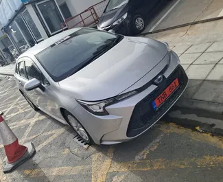 Toyota Corolla Sedan 2024 do wynajęcia w Limassol. Limit przebiegu nieograniczony.