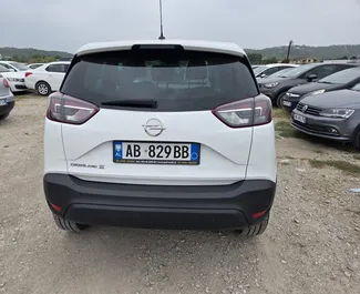 Wynajmij Opel Crossland 2021 w Albanii. Paliwo: Diesel. Moc: 99 KM ➤ Koszt od 25 EUR za dobę.