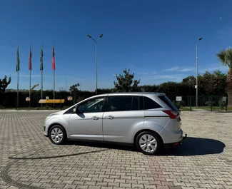 Wynajmij Ford C-Max Grand 2015 w Albanii. Paliwo: Diesel. Moc:  KM ➤ Koszt od 25 EUR za dobę.