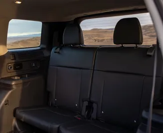 Wynajmij Hyundai Santa Fe 2024 w Gruzji. Paliwo: Benzyna. Moc: 277 KM ➤ Koszt od 175 GEL za dobę.