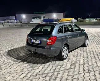 Skoda Fabia 2013 do wynajęcia w Tiranie. Limit przebiegu nieograniczony.