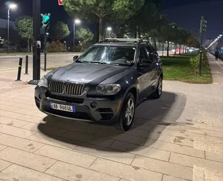 Wynajmij BMW X5 2013 w Albanii. Paliwo: Diesel. Moc:  KM ➤ Koszt od 50 EUR za dobę.