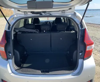Silnik Benzyna 1,2 l – Wynajmij Nissan Note w Larnace.