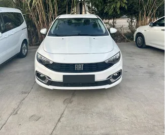 Wynajmij Fiat Egea 2024 w Turcji. Paliwo: Benzyna. Moc: 90 KM ➤ Koszt od 35 USD za dobę.