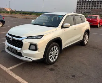 Wynajem samochodu Suzuki Grand Vitara nr 16192 (Automatyczna) na lotnisku w Goa, z silnikiem 1,5l. Benzyna ➤ Bezpośrednio od Umar w Goa.