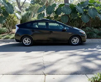 Wynajem samochodu Toyota Prius nr 16347 (Automatyczna) w Batumi, z silnikiem 1,8l. Hybryda ➤ Bezpośrednio od Anastazja w Gruzji.