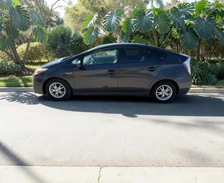 Wynajem samochodu Toyota Prius nr 16346 (Automatyczna) w Batumi, z silnikiem 1,8l. Hybryda ➤ Bezpośrednio od Anastazja w Gruzji.